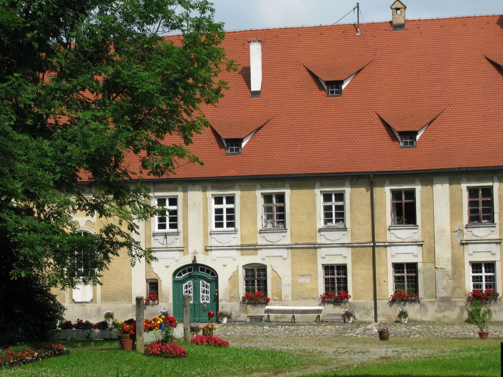 files/tl_filesOPO/Beitraege/Schloss_Guenzach.jpg